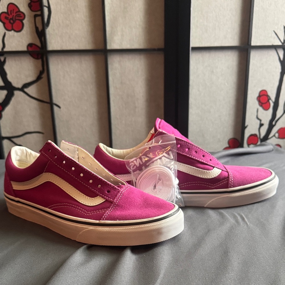 Vans Fuchsia Low-Tops